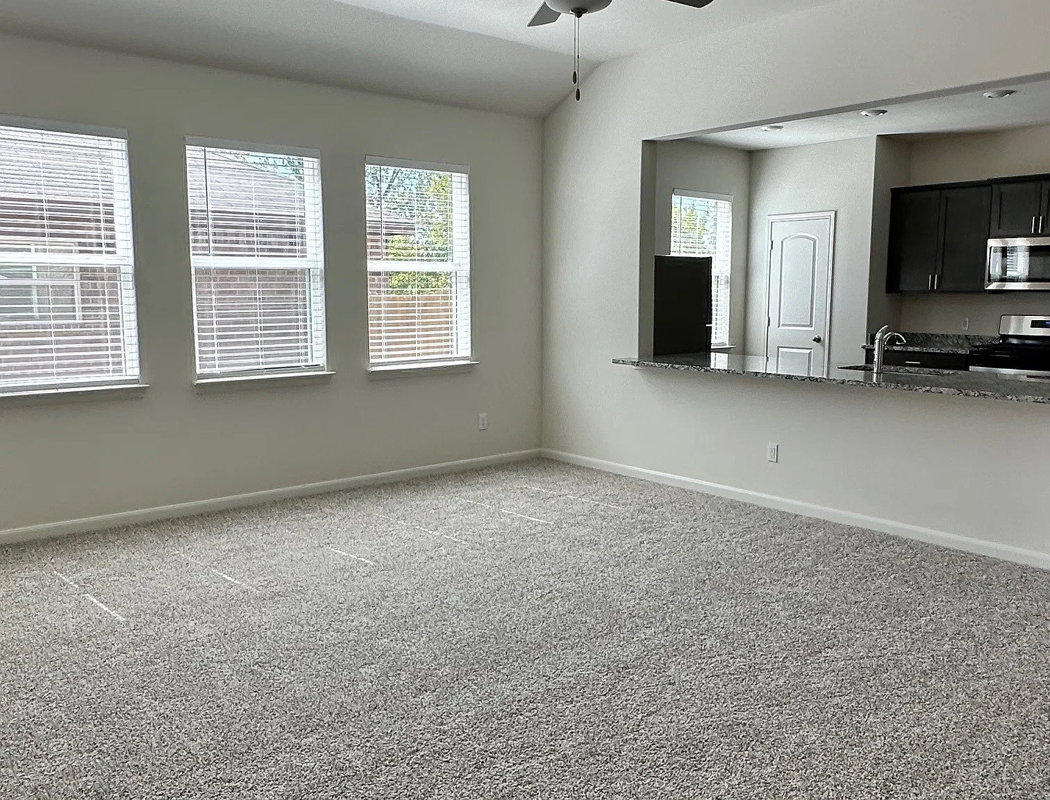 4 bed, 1801 sqft, $2,395 — Photo 4