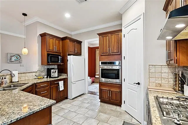 3 bed, 2.5 bath, 2228 sqft, $4,000 — Photo 4