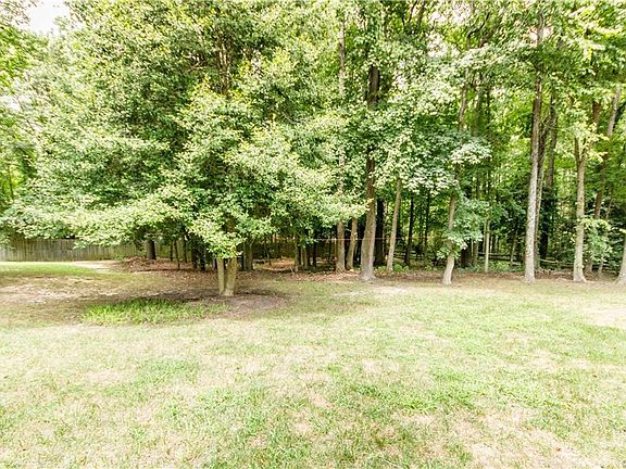5th image of 8392 Springset Ln