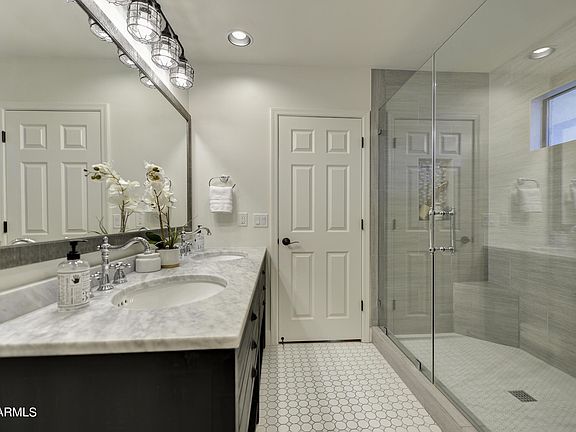 4th image of 8054 E Del Cadena Dr