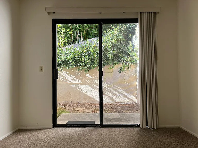 1749 Haydn Dr — Photo 32