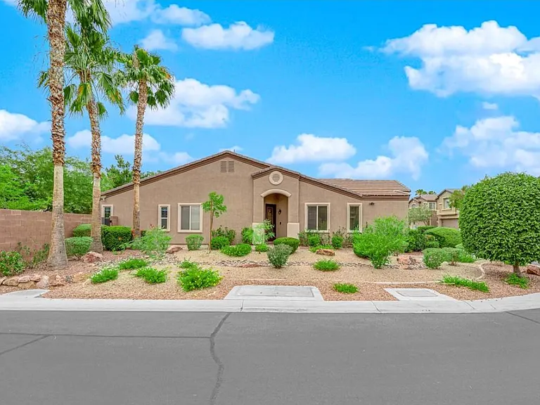 9929 Lago De Coco Ave — Photo 4