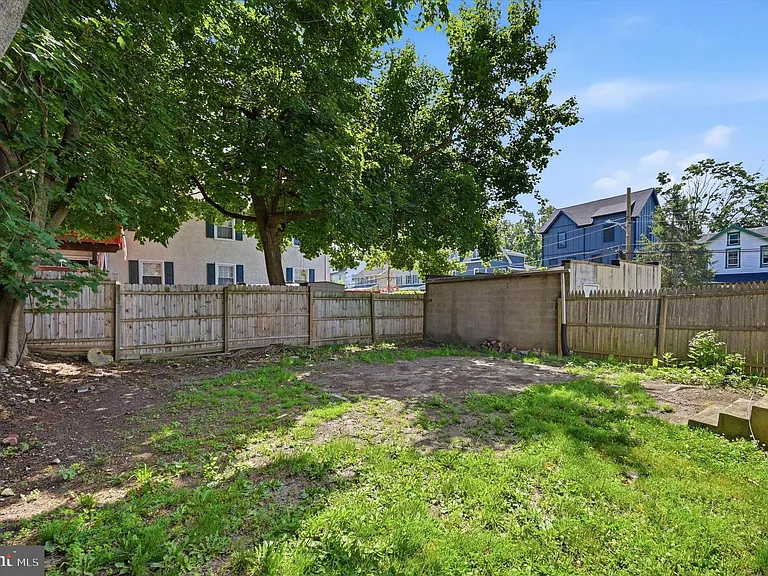729 Haverford Rd — Photo 8