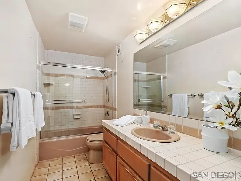 2500 Torrey Pines Rd #402 — Photo 14