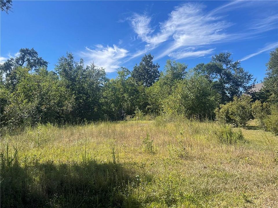 1st image of 135 Old Pecan Grv