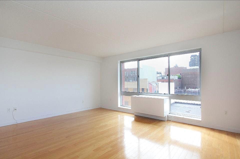 1st image of 555 W 23rd St APT S6k