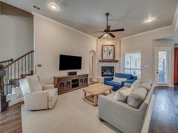 3rd image of 4414 Vineyard Creek Dr