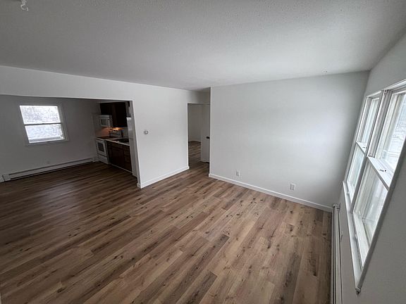 4th image of 704 E 14th St #4