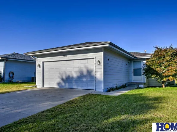 1941 SW 25th St, Lincoln, NE 68522