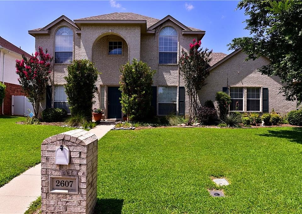 1st image of 2607 Creekbend Dr