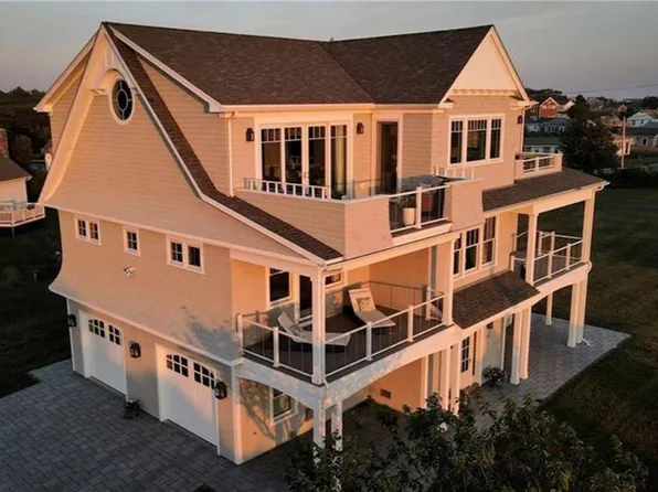 154 Saltaire Ave, Narragansett, RI 02882