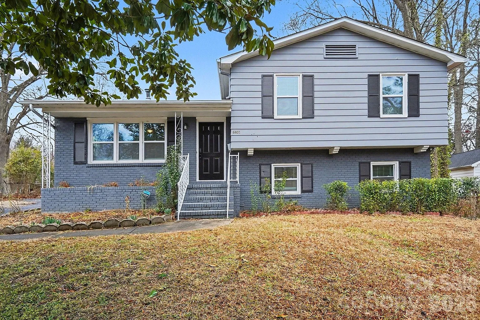 5931 Amity Pl photo 1