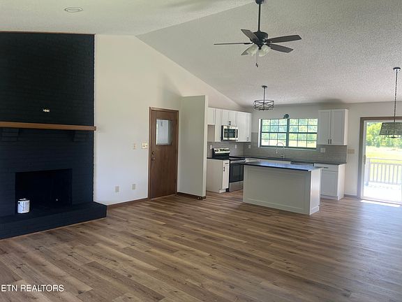 4th image of 1316 W Beaver Creek Dr