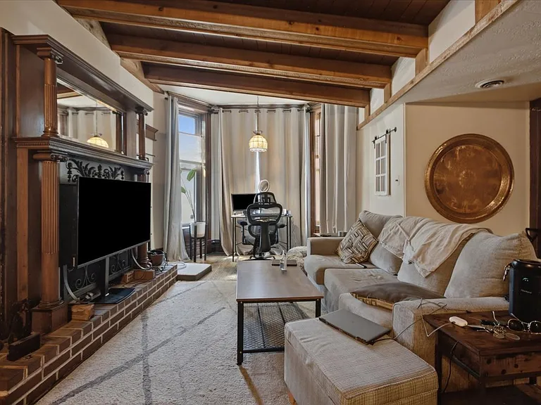 1128 W Diversey Pkwy #1-F — Photo 11