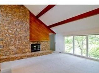 12400 Baltimore Ct, Kansas City, MO 64145