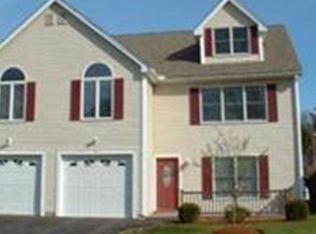 2 Sumner Cheney Pl #2, Reading, MA 01867