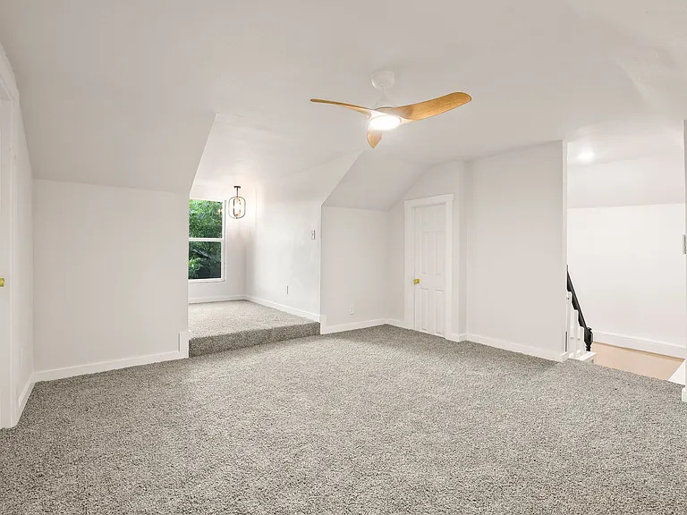 431 E Hull St — Photo 39