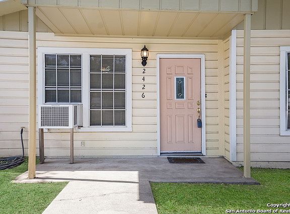 2nd image of 2426 Arbor Pl