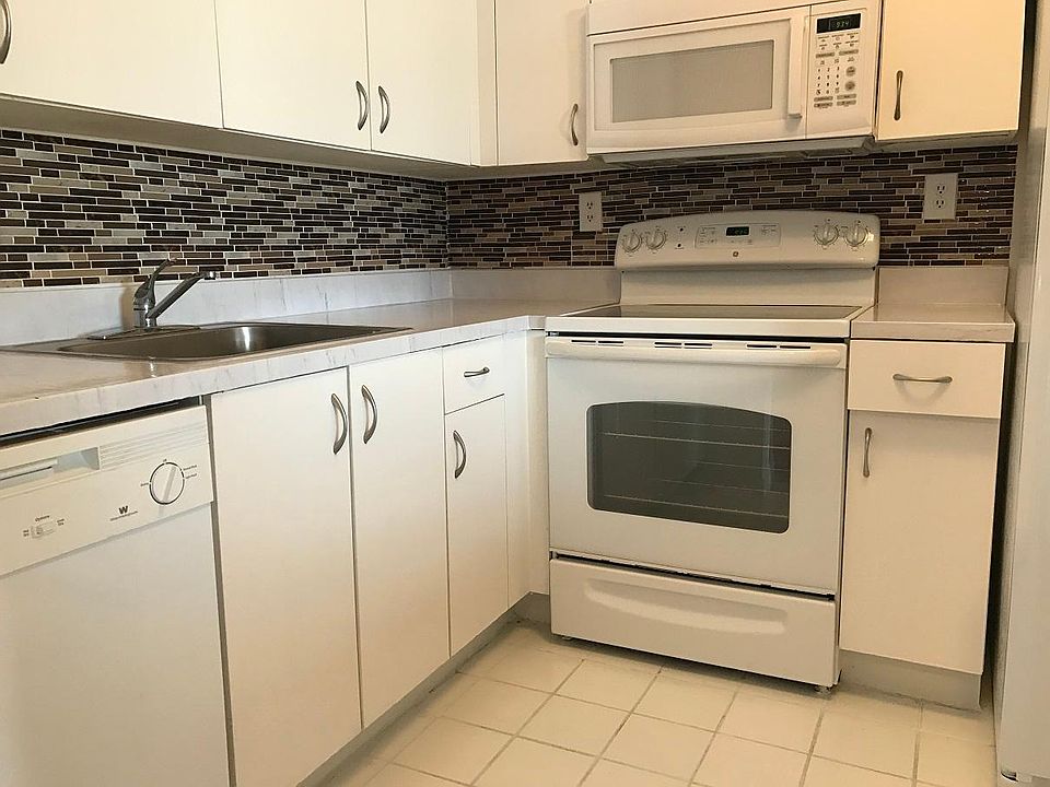 1st image of 3300 NE 191st St Ph 14