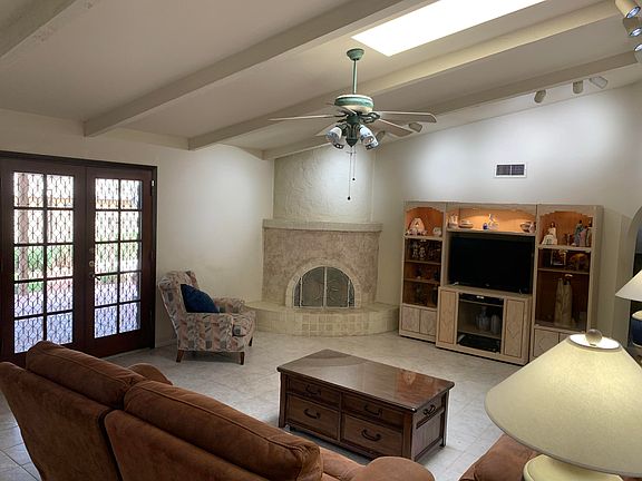 4th image of 2922 E Claire Dr