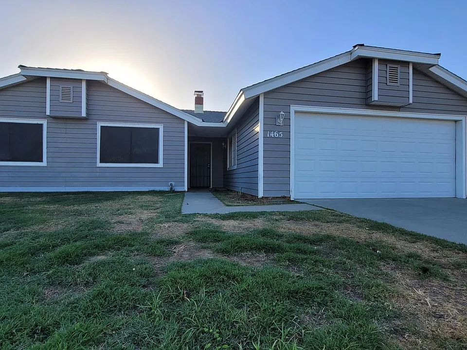 1465 Oakwood Ct