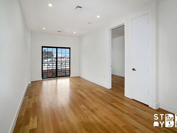 3rd image of 526 Kosciusko St #4
