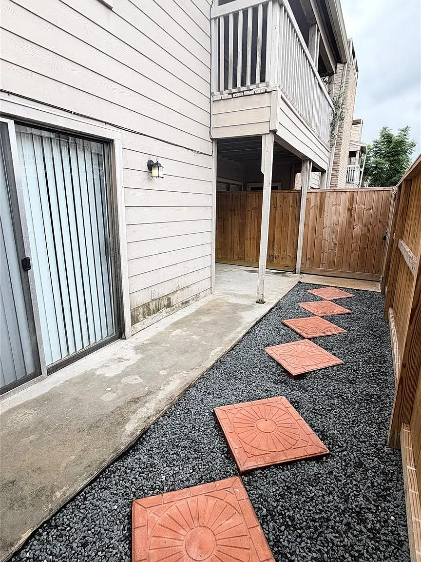 3 bed, 2.5 bath, 1402 sqft, $1,650 — Photo 4