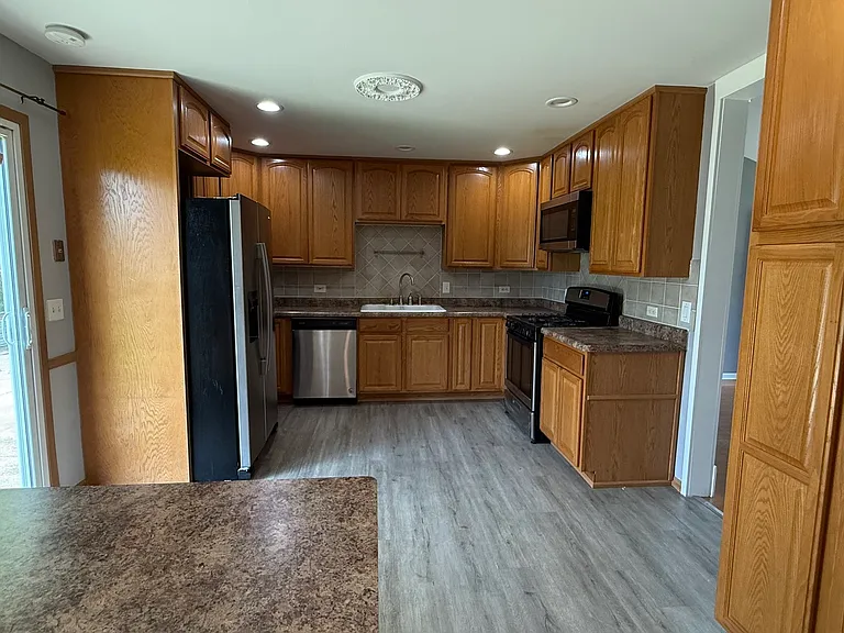 406 Belmont Dr — Photo 6