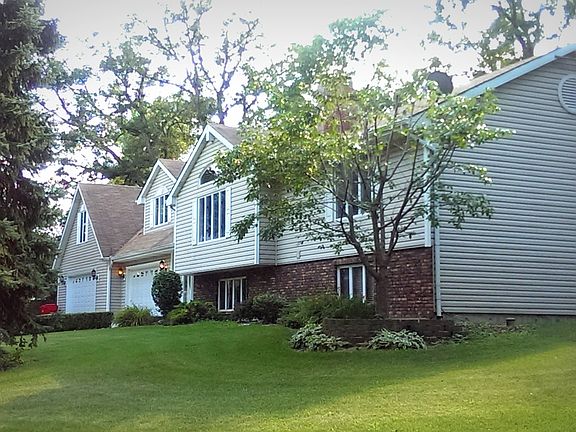 3rd image of 8300 W 126th Pl
