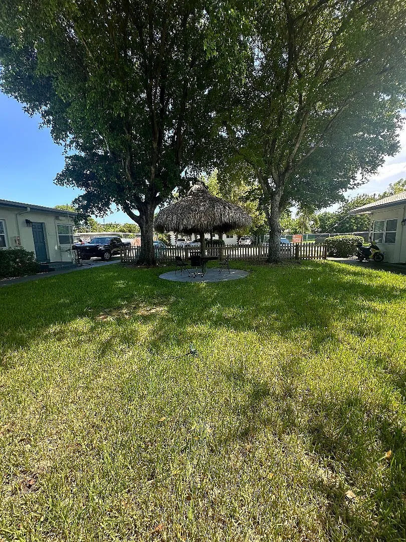 1 bed, 1.0 bath, 3824 sqft, $1,550 — Photo 1