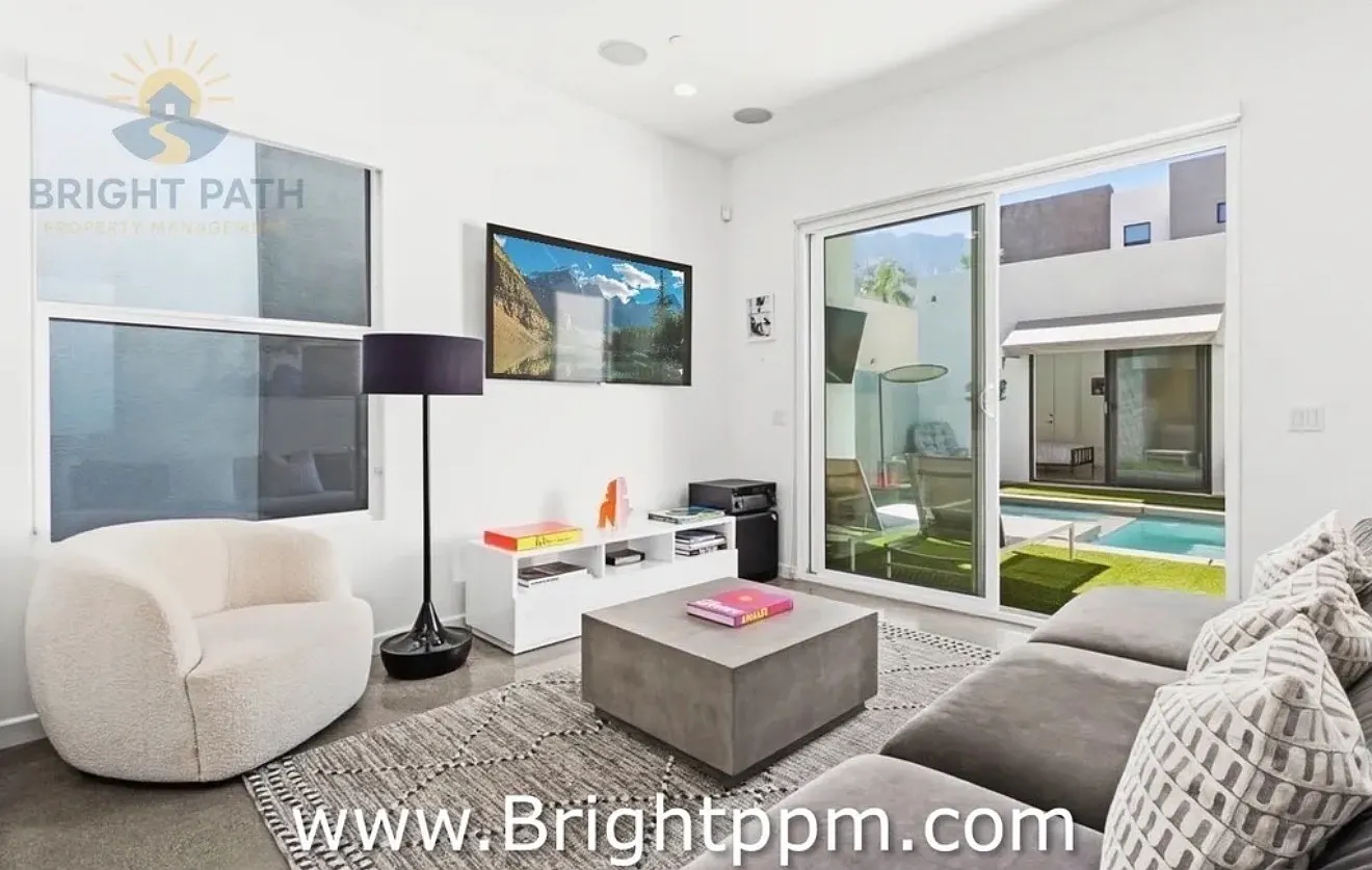 2705 Paragon Loop - 1 — Photo 2