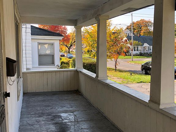2nd image of 504 Helen St