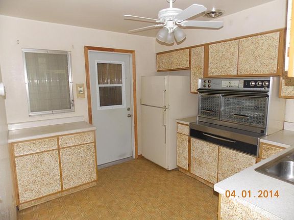 4th image of 381 Coral Dr