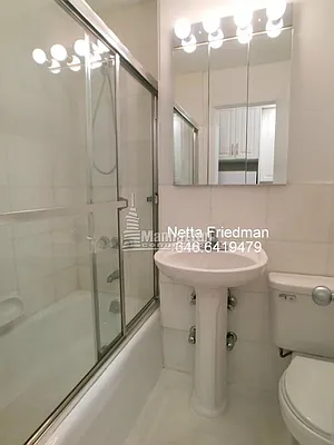 Rented by Manhattan Connection | media 15