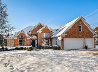 330 Ash Grove Ln, Oswego, IL 60543