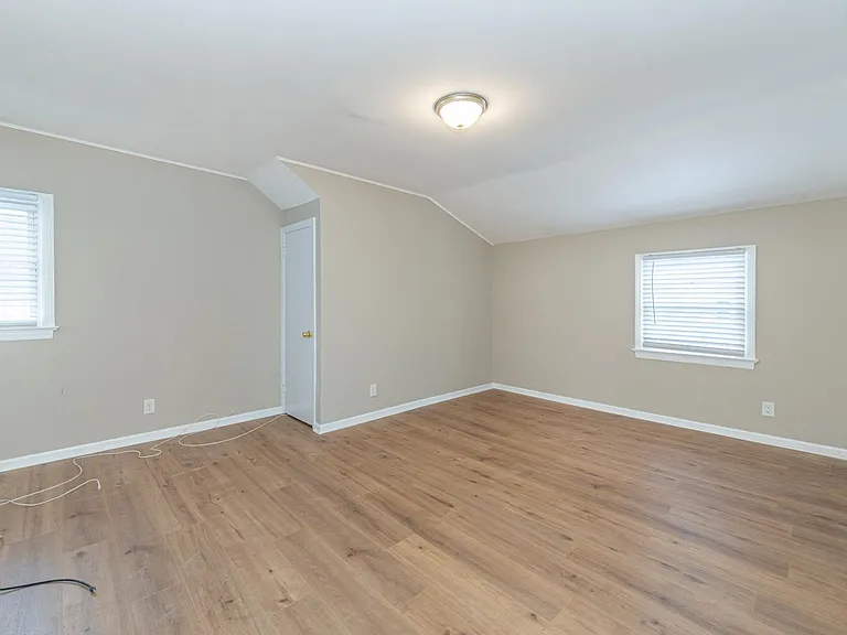 73 W Tremont Ter #2 — Photo 2