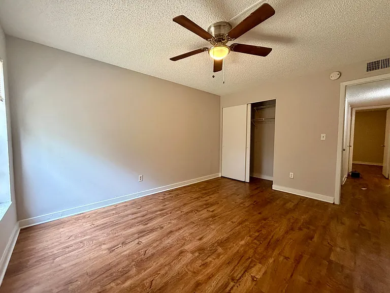 J Wyoming Apartments — Photo 11