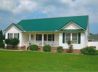 208 Iron Creek Dr, Washington, NC 27889