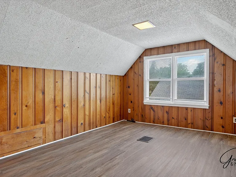 20410 Five Points St — Photo 18