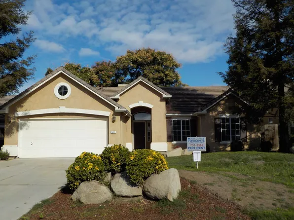 5422 W Dorothea Ave, Visalia, CA 93277