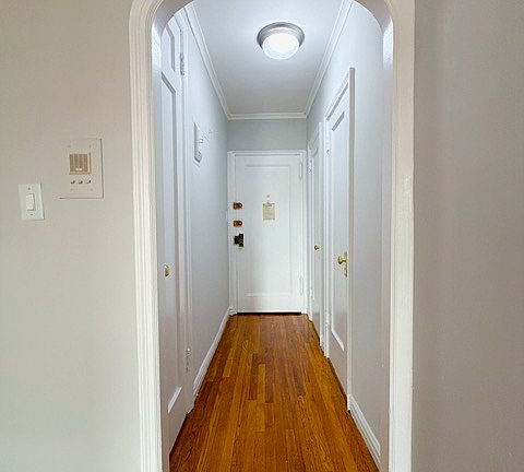 3rd image of 416 E 17th St #6