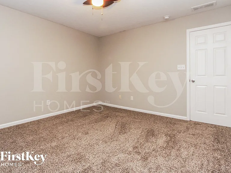 4700 Cork Ct — Photo 9