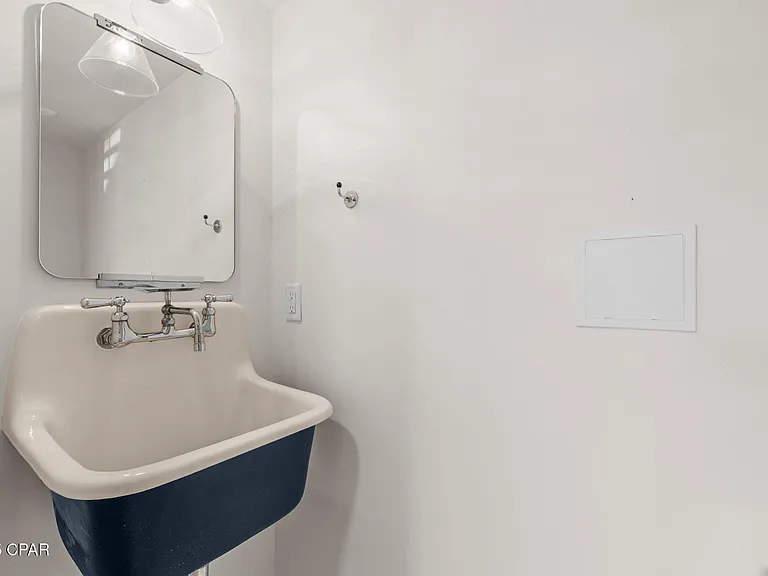 100 Cherry St #103 — Photo 22