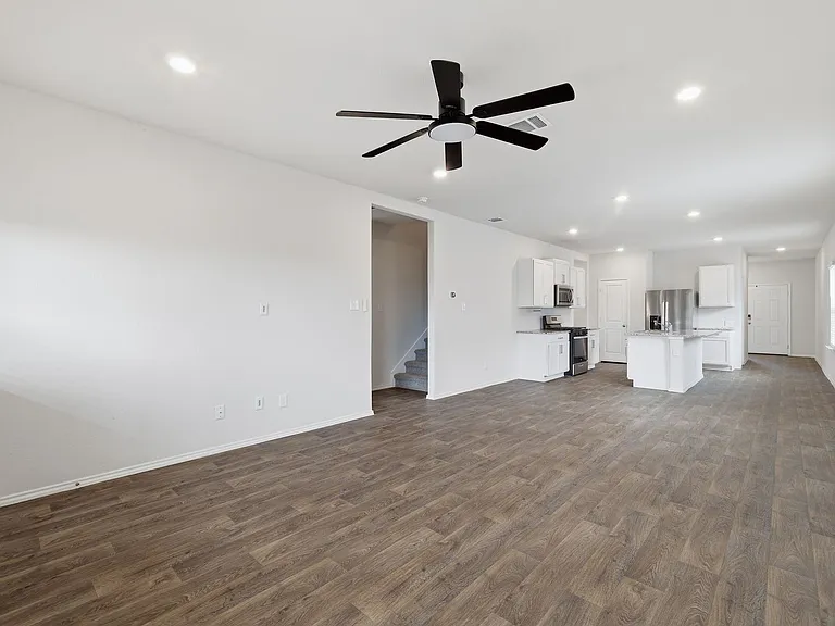 4023 Basil Mdw — Photo 9