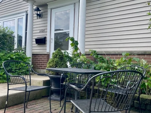 1405 Cove Dr #203-A, Prospect Heights, IL 60070