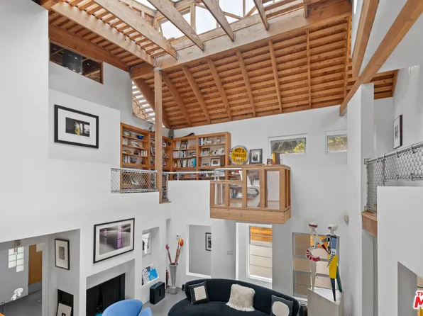 229 San Juan Ave, Venice, CA 90291