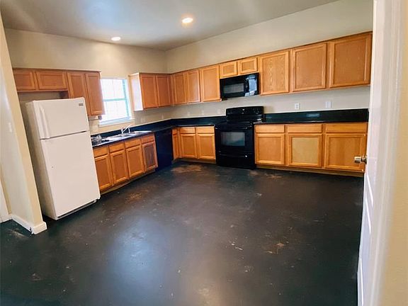 2nd image of 3127 Molly Dr