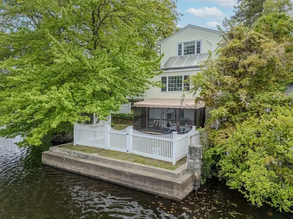 11 Lakeside Rd, Billerica, MA 01821