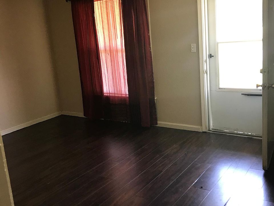 2nd image of 814 E Lee Ave