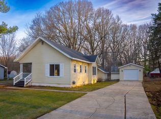 1407 Kenwood Ave, Belding, MI